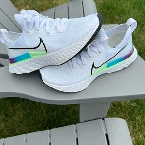 Nike Women’s Infinity React Flyknit